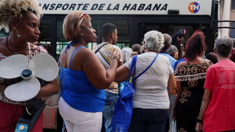 gobierno-reconoce-debacle-del-transporte-publico-en-cuba- 