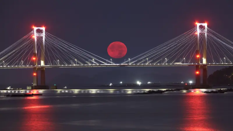 ¿por-que-se-vio-roja-la-superluna-azul?-(+fotos)