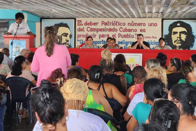 mujeres-productoras-del-occidente-cubano-exponen-en-pinar-del-rio-sus-experiencias