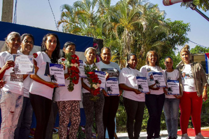 cuban-women-united-for-their-homeland