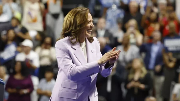 kamala-harris-recibe-apoyo-de-obama-en-la-convencion-nacional-democrata