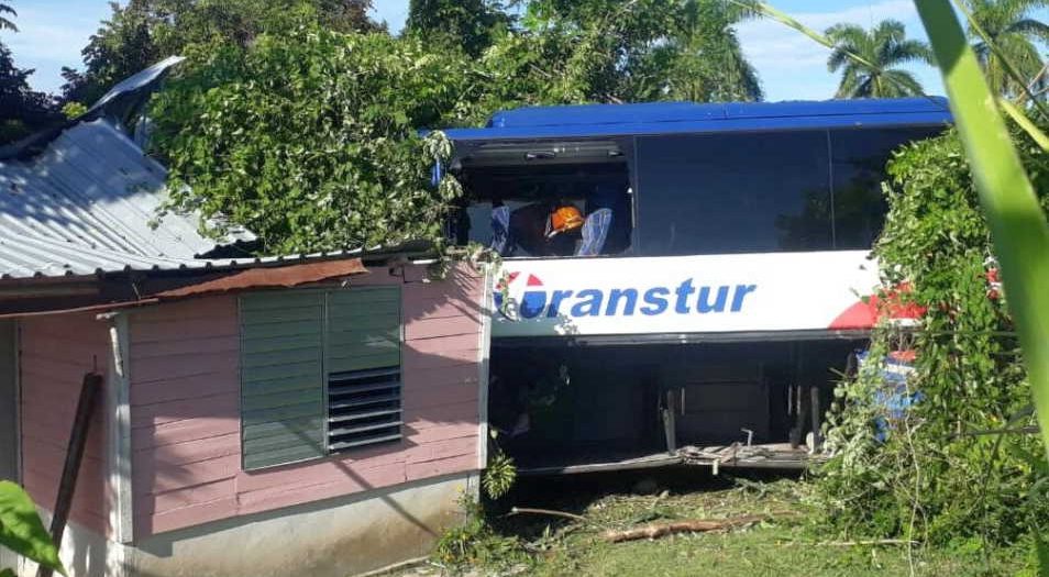 accidente-de-transito-en-palma-soriano-deja-varios-lesionados-(+-fotos)