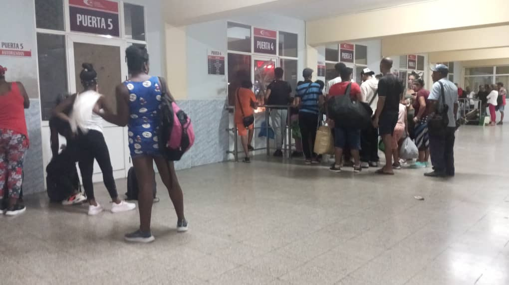 ‘the-only-thing-moving-on-wheels-in-the-cienfuegos-terminal-is-the-inefficiency’