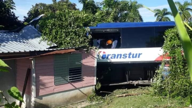 tragico-accidente-de-transito-en-santiago-de-cuba-deja-14-heridos,-incluyendo-dos-“muy-graves”