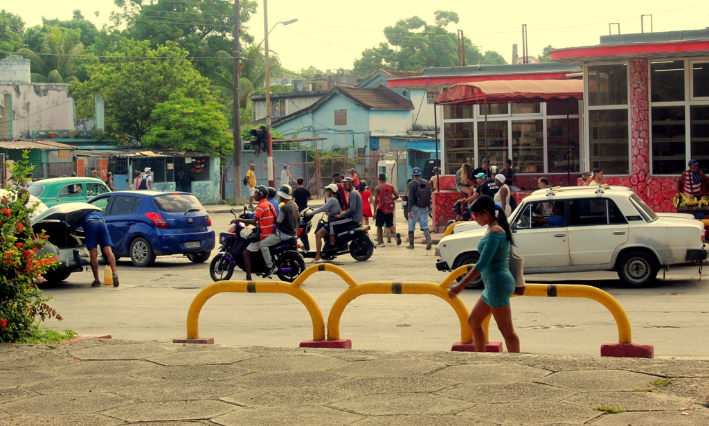 day-to-day-life-in-la-palma,-havana