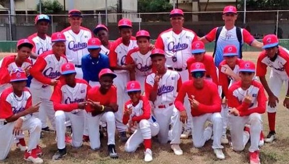 cuba-recibe-a-sus-pequenos-campeones-de-la-categoria-sub-12-de-beisbol