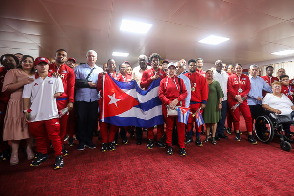 cuban-president-welcomes-paralympic-athletes-back-home