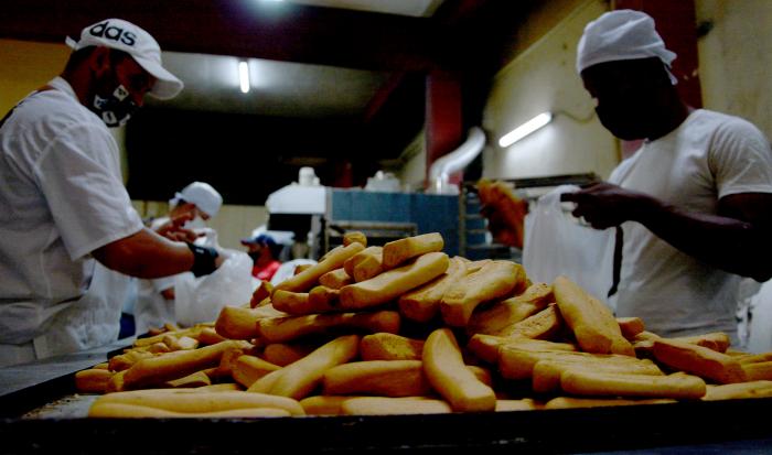 cuba,-despite-limitations,-to-keep-production-of-standardized-bread-for-the-population