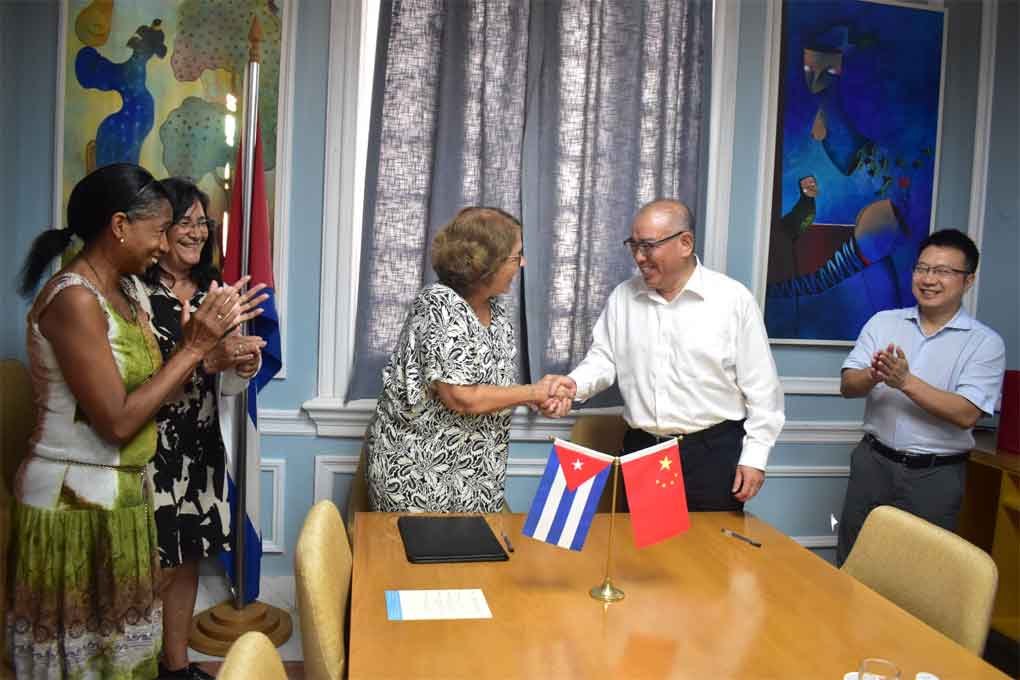 cuban-and-chinese-writers-boost-bilateral-cooperation