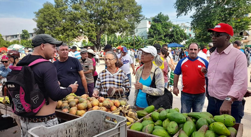 chequean-autoridades-en-holguin-desarrollo-de-la-feria-agropecuaria