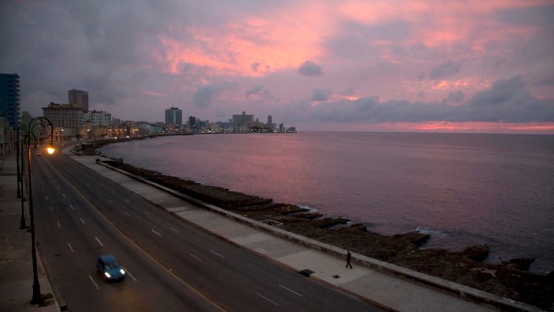 malecon-de-la-habana-sufrio-danos-estructurales-por-embate-de-helene