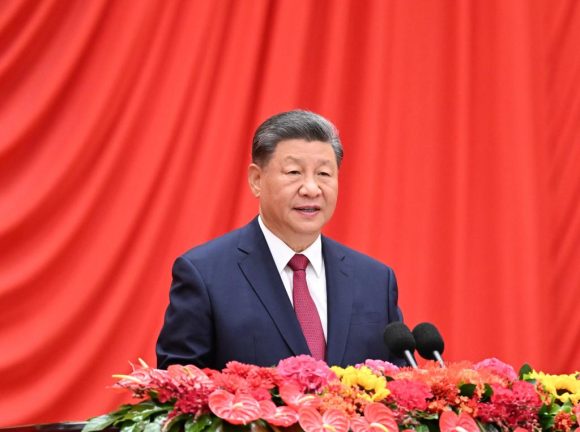 xi-jinping-promete-mayores-logros-en-el-aniversario-75-de-la-republica-popular-china