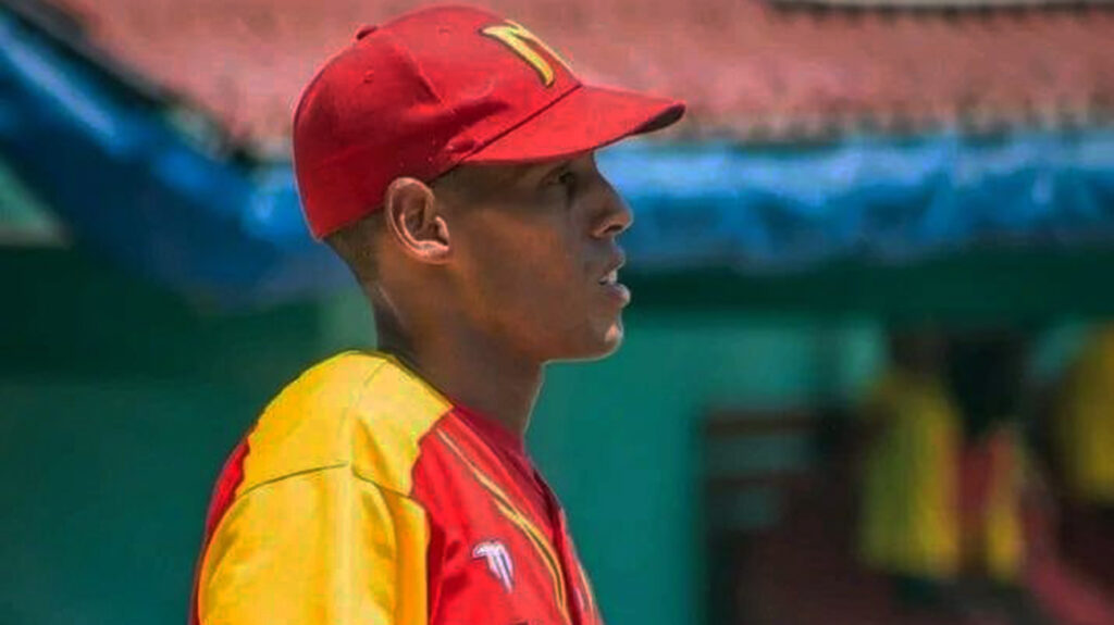 a-cuban-baseball-player-from-the-matanzas-team-who-traveled-to-spain-without-bats-escapes