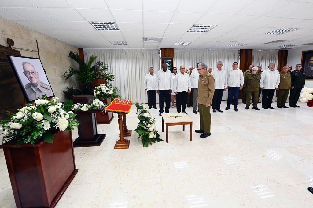 raul-castro,-93,-is-still-alive,-bids-farewell-to-a-comrade