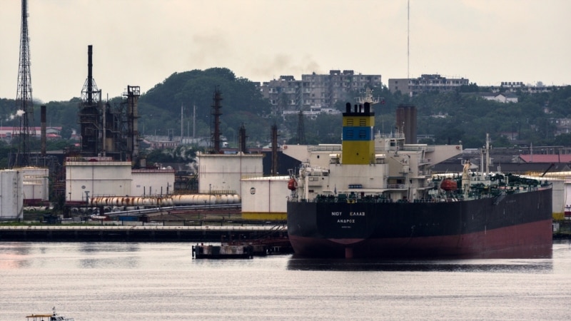 un-barco-cargado-de-petroleo-ruso-llega-a-cuba:-¿aliviara-la-crisis-con-los-apagones?